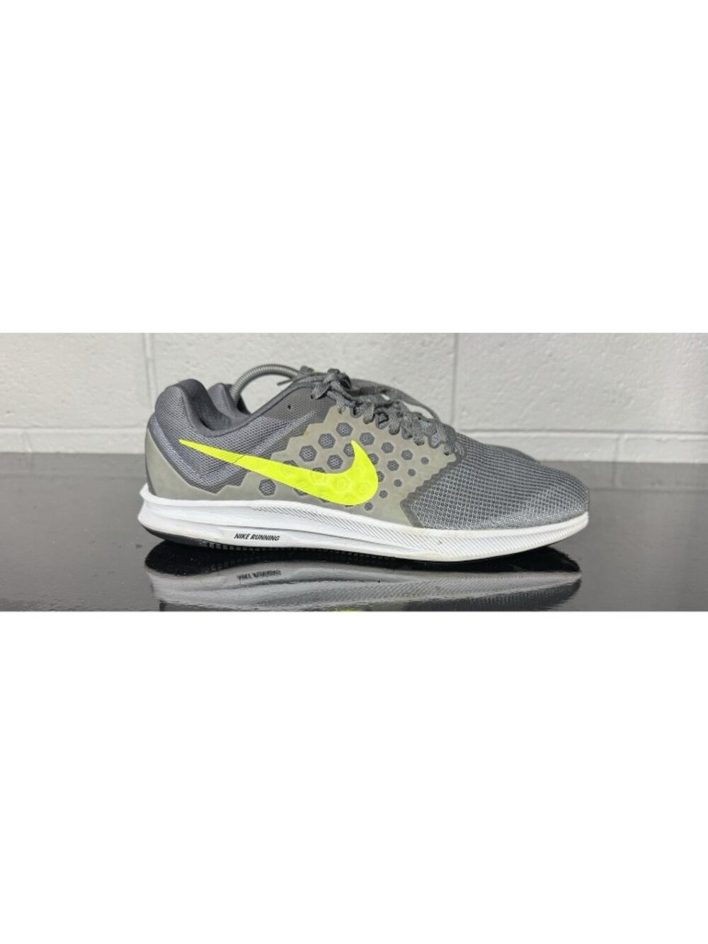Nike Downshifter 7 Mens Athletic Running Shoes Size 10.5 Gray Volt 852459-004